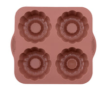 Load image into Gallery viewer, Cake and Cookie Molds - 4-Piece Clover Cake and Cookie Mold