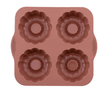 Load image into Gallery viewer, Cake and Cookie Molds - 4-Piece Clover Cake and Cookie Mold