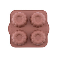 Load image into Gallery viewer, Cake and Cookie Molds - 4-Piece Clover Cake and Cookie Mold