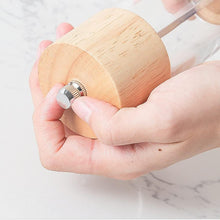 Load image into Gallery viewer, Shakers - Premium Wooden Pepper & Spice Grinder – Adjustable Coarseness with transparent acrylic mill