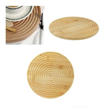 Load image into Gallery viewer, Two round wooden coasters with a measurement label indicating a diameter of 20 cm on a white background.