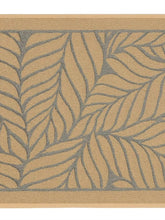تحميل الصورة في عارض المعرض، Rug with leaf pattern on a beige and gray background