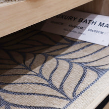 تحميل الصورة في عارض المعرض، Luxury bath mat with leaf pattern on packaging
