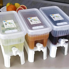 تحميل الصورة في عارض المعرض، 1 Pcs Beverage Dispenser with Dual-Use Stand - Plastic Food Container For Detox and Juice 4.5 Liters on display with drinks