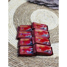 تحميل الصورة في عارض المعرض، Multiple packs of leather care wipes on a woven mat