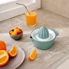 Load image into Gallery viewer, Juicer - Multipurpose Lemon Squeezer - Manual Citrus Juicer
