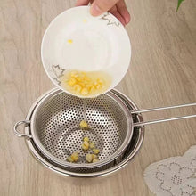 تحميل الصورة في عارض المعرض، 25.5cm Heavy-Duty Stainless Steel Colander | Long Handle Strainer & Fry Basket - Silver