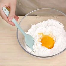 تحميل الصورة في عارض المعرض، Spatulas/Utensils - Mini Non stick Silicone heat resistent Kitchen Set of 3 ( Oil Spreader - Whisk - Pastry Spreader )