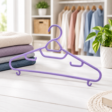تحميل الصورة في عارض المعرض، Plastic Clothes Hangers (6 Pcs) - Durable Non-Slip Design