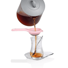 تحميل الصورة في عارض المعرض، Plastic Egg Separator & Stainless Steel Mesh Tea Strainer Set - 2 in 1