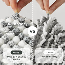 تحميل الصورة في عارض المعرض، Comparison of ultra soft chunky chenille fabric with thin and flimsy fabric, labeled '2X Larger'.
