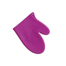 تحميل الصورة في عارض المعرض، Purple silicone oven mitt on a white background
