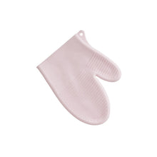 تحميل الصورة في عارض المعرض، Single pink oven mitt on a white background
