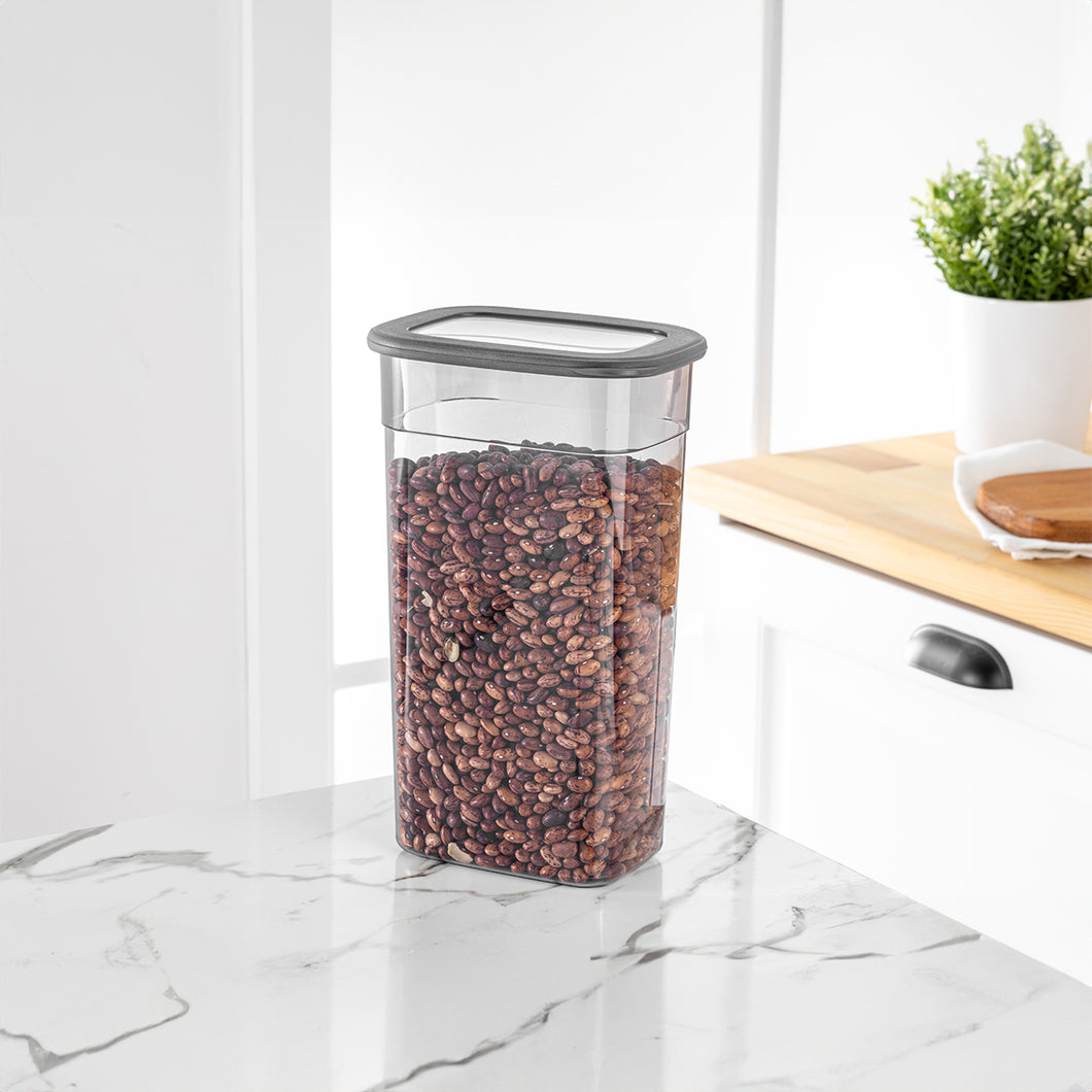 Food Storage Container with Silicone Lid (3.2 Lt.) holding beans on a kitchen countertop.
