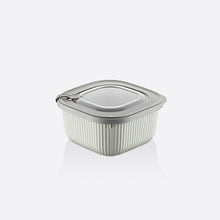 Load image into Gallery viewer, Food Storage Containers - MicroSafe Square stripe (1800 ml.) with Lid
