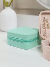 Load and play video in Gallery viewer, Jewelry &amp; accessories Box - Portable Multi-Layer Leather Travel case  - Small
