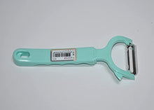 Load image into Gallery viewer, Peelers - Plastic Fruits / Vegetables Practic Peeler

