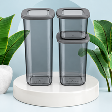 تحميل الصورة في عارض المعرض، Food Storage Containers Set with Silicone Lid Square ( 1750 ml ) showcasing two stylish gray containers on a display.
