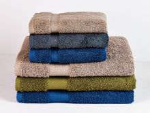 Load image into Gallery viewer, Luxury Extra Thick Cotton Bath Towel - 100% High Absorbency, 690 GSM - 70 cm×140 cm
